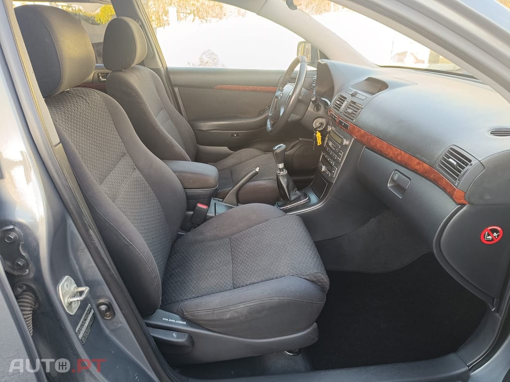 Toyota Avensis LB 2.0 D-4D Sol