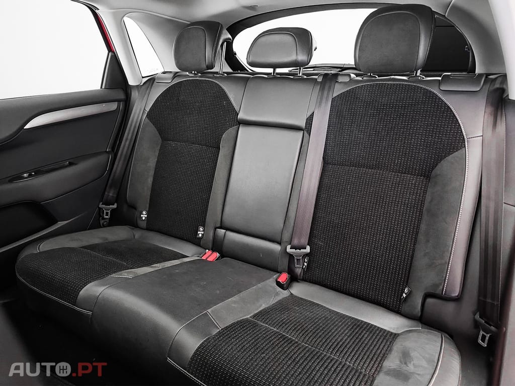 Citroen C4 1.2 PureTech Shine EAT6