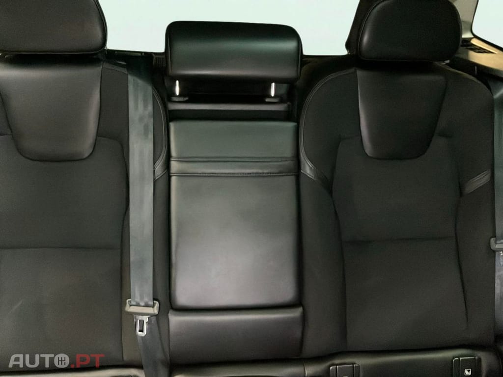 Volvo XC60 2.0 T8 PHEV Momentum AWD