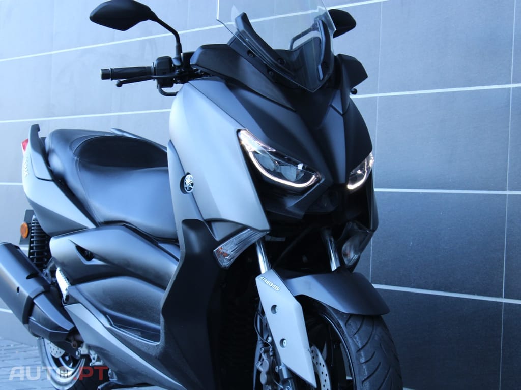 Yamaha X-Max 300
