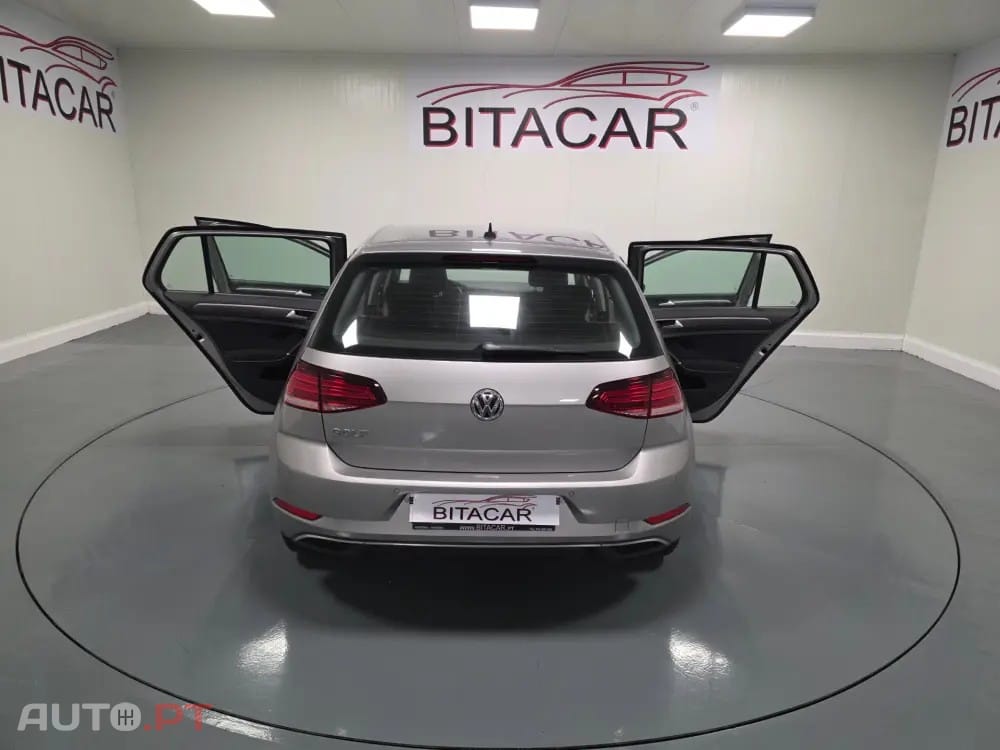 Volkswagen Golf 1.6 TDI CONFORTLINE