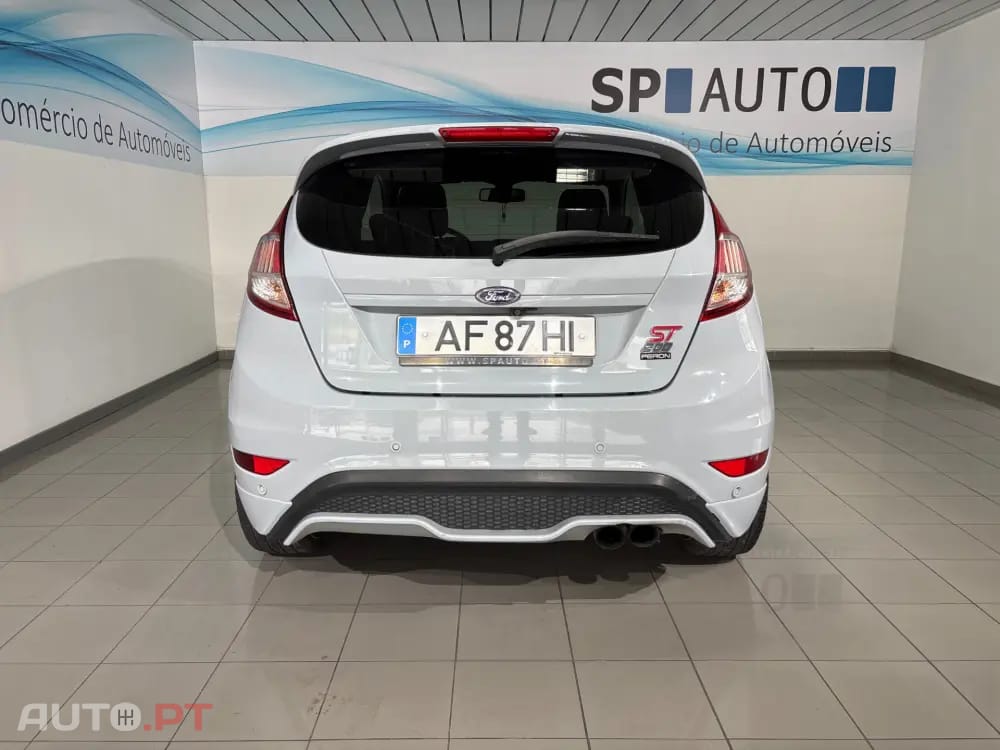 Ford Fiesta 1.6 EcoBoost ST200