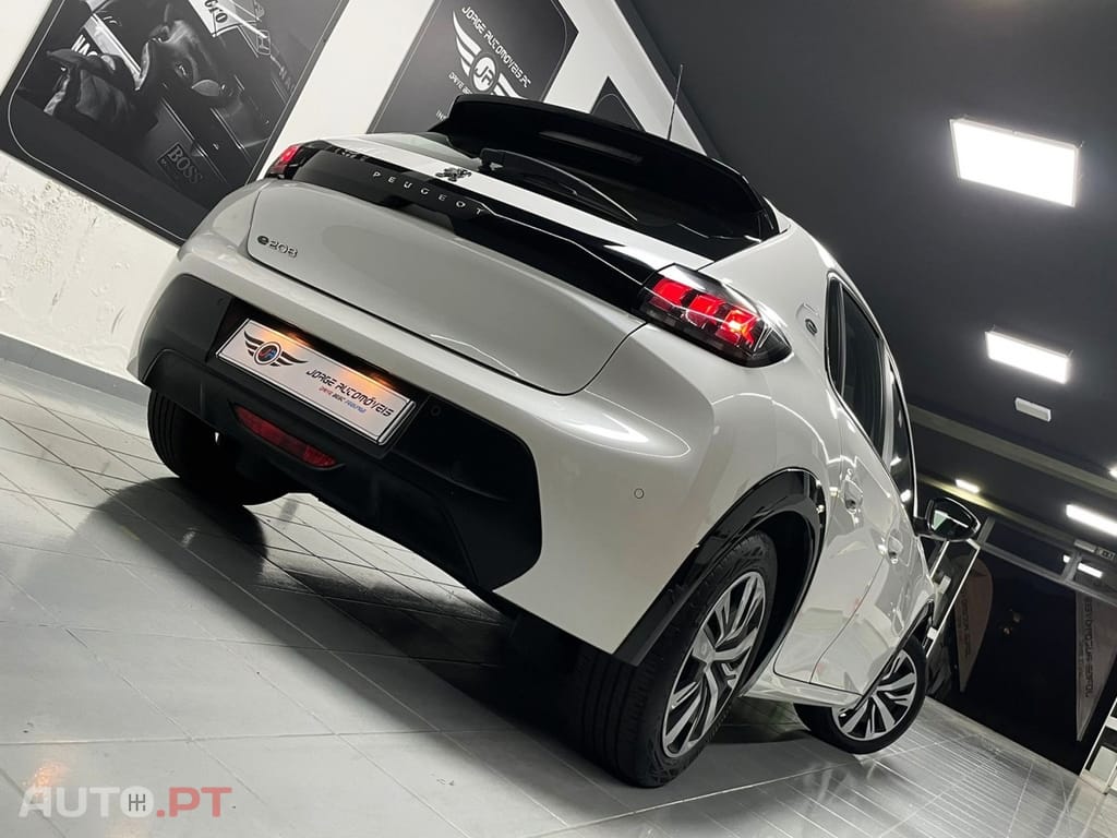 Peugeot E-208 50 kWh Active Pack