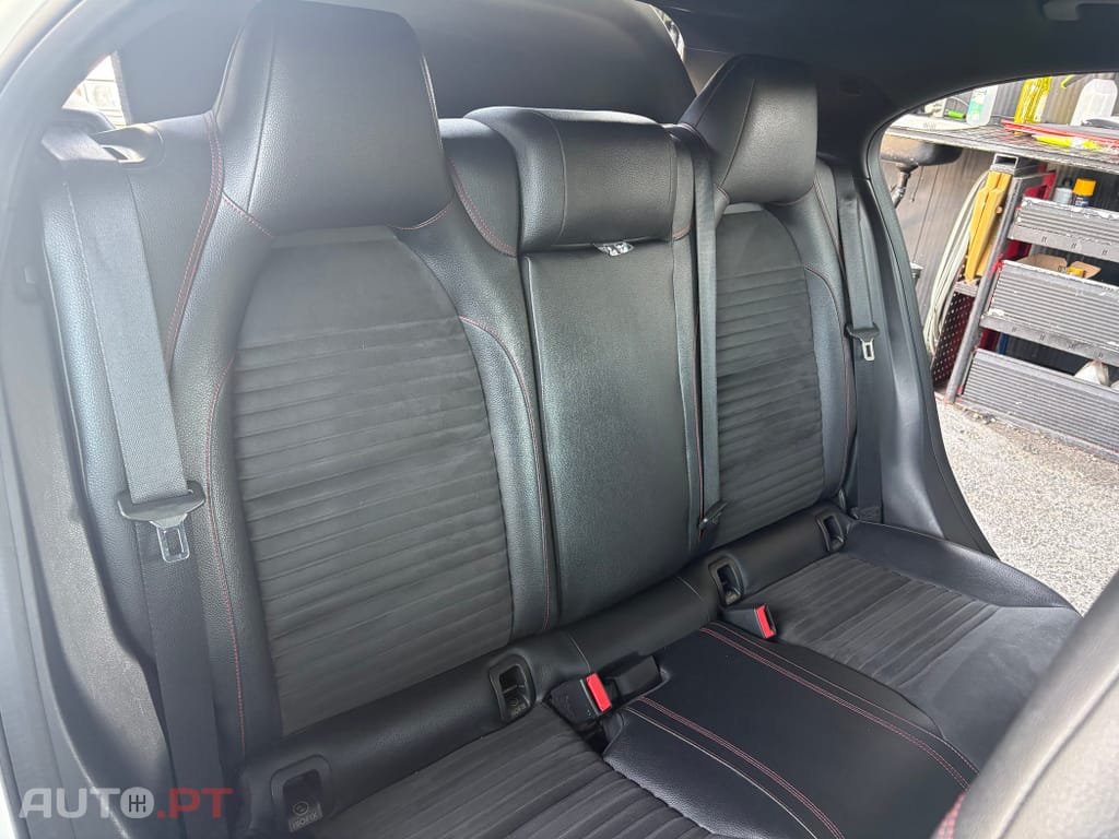 Mercedes-Benz A 180 d AMG Line
