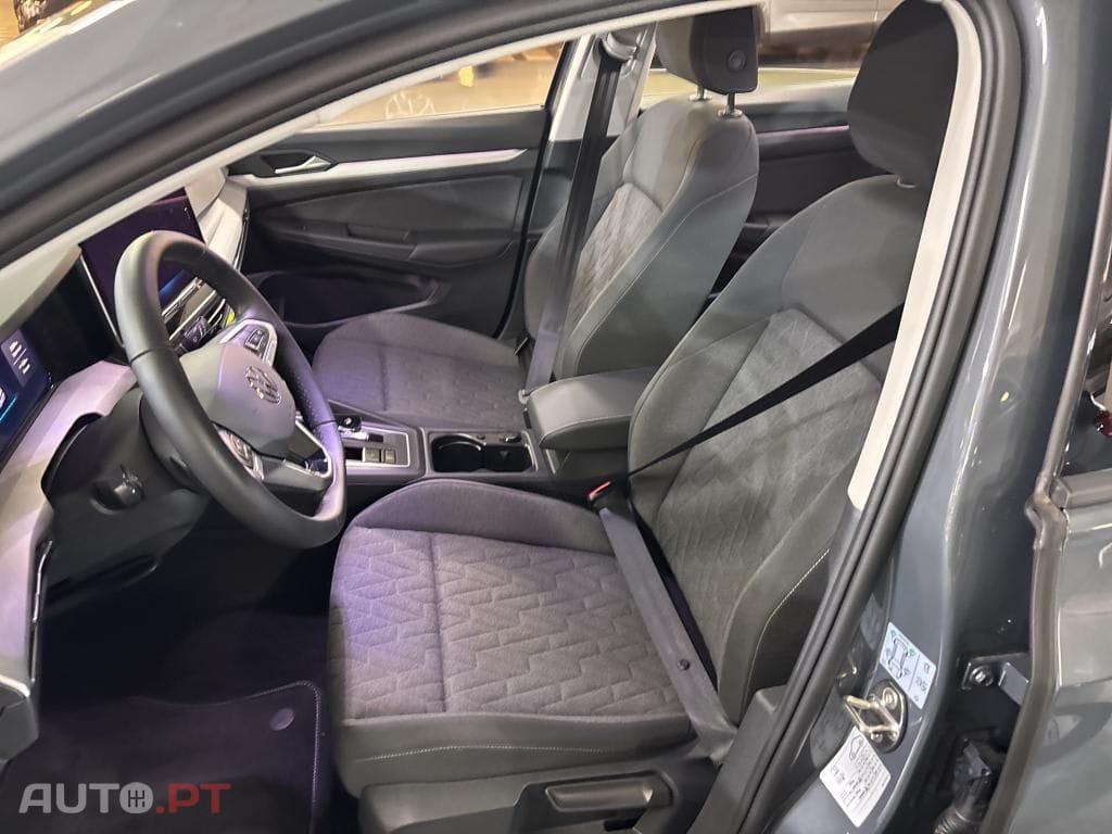 Volkswagen Golf 1.5 TSI e-Hybrid Life DSG