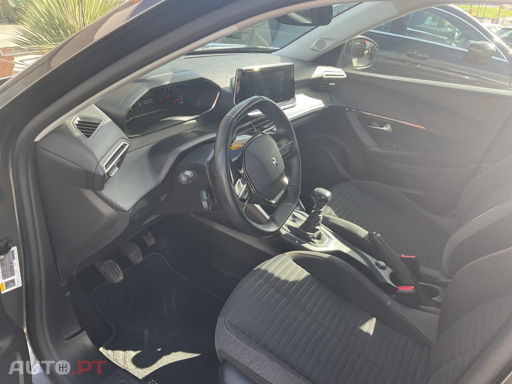 Peugeot 2008 1.2 PureTech Active Pack