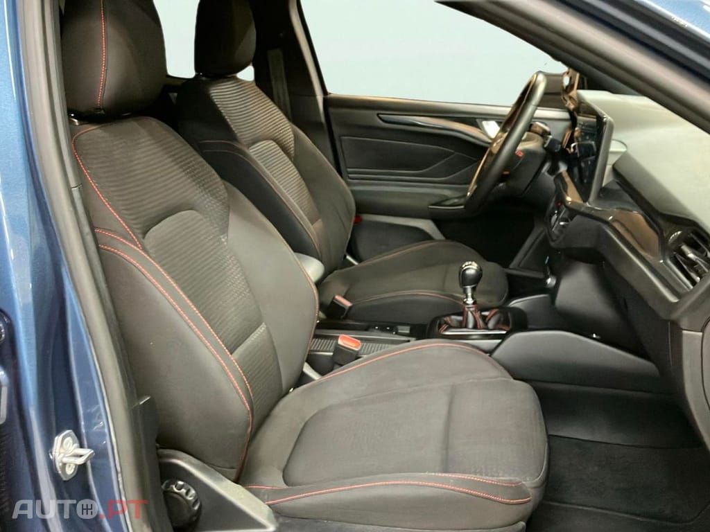 Ford Focus 1.0 EcoBoost MHEV ST-Line