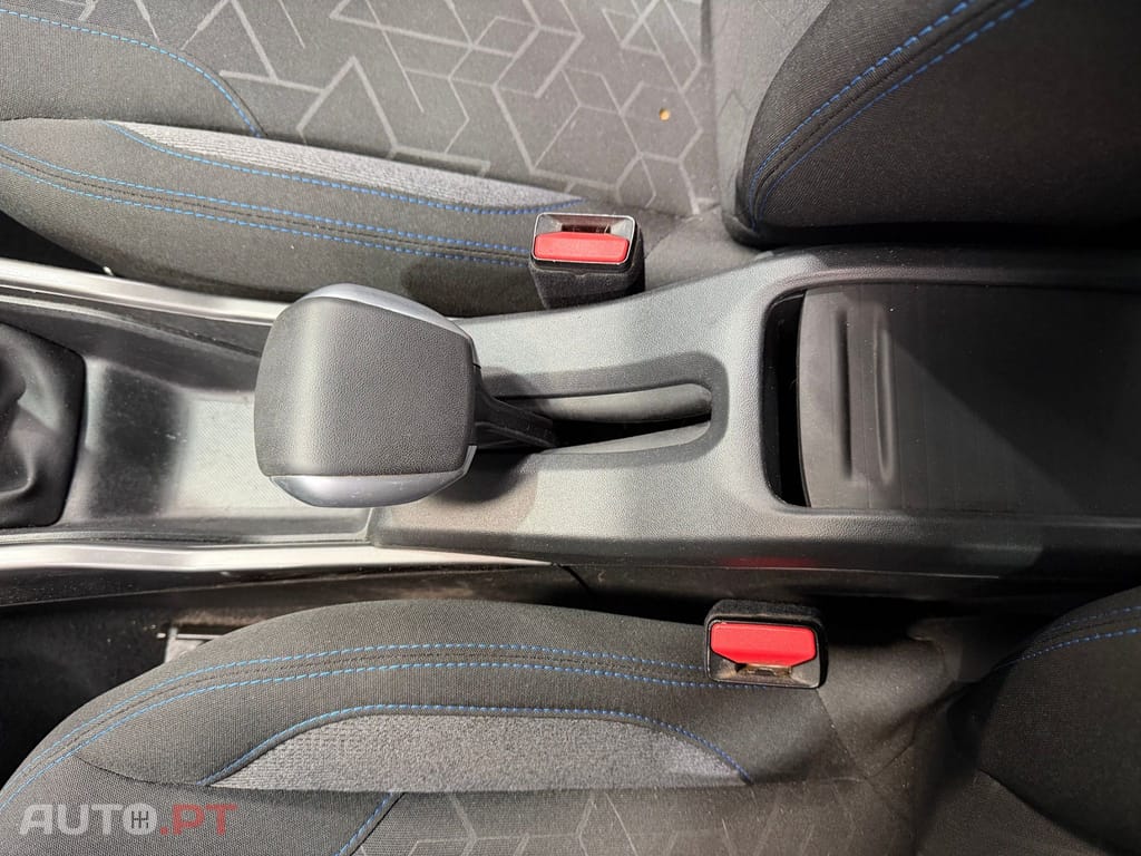 Peugeot 2008 1.2 e-VTi Style