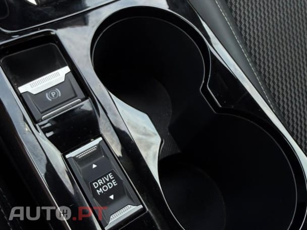 Peugeot 2008 PureTech 130 EAT8 GT