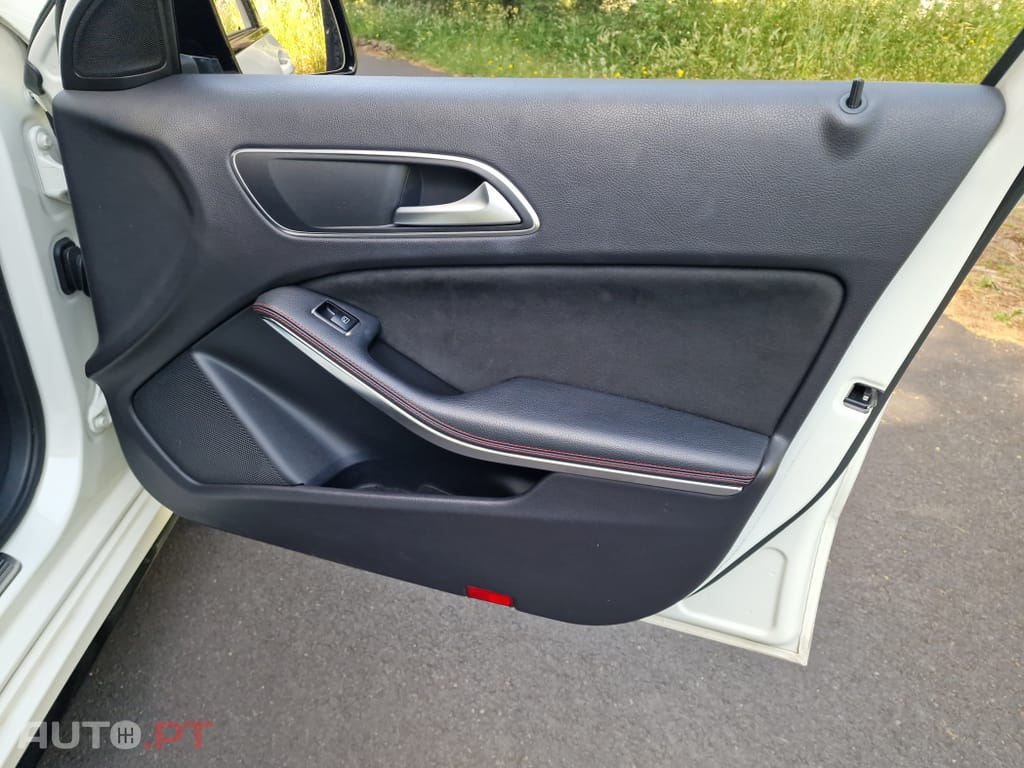 Mercedes-Benz A 180 d AMG Line
