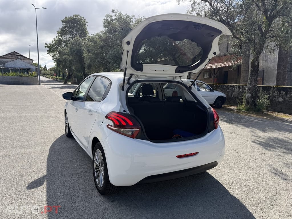 Peugeot 208 1.6 e-HDi Active
