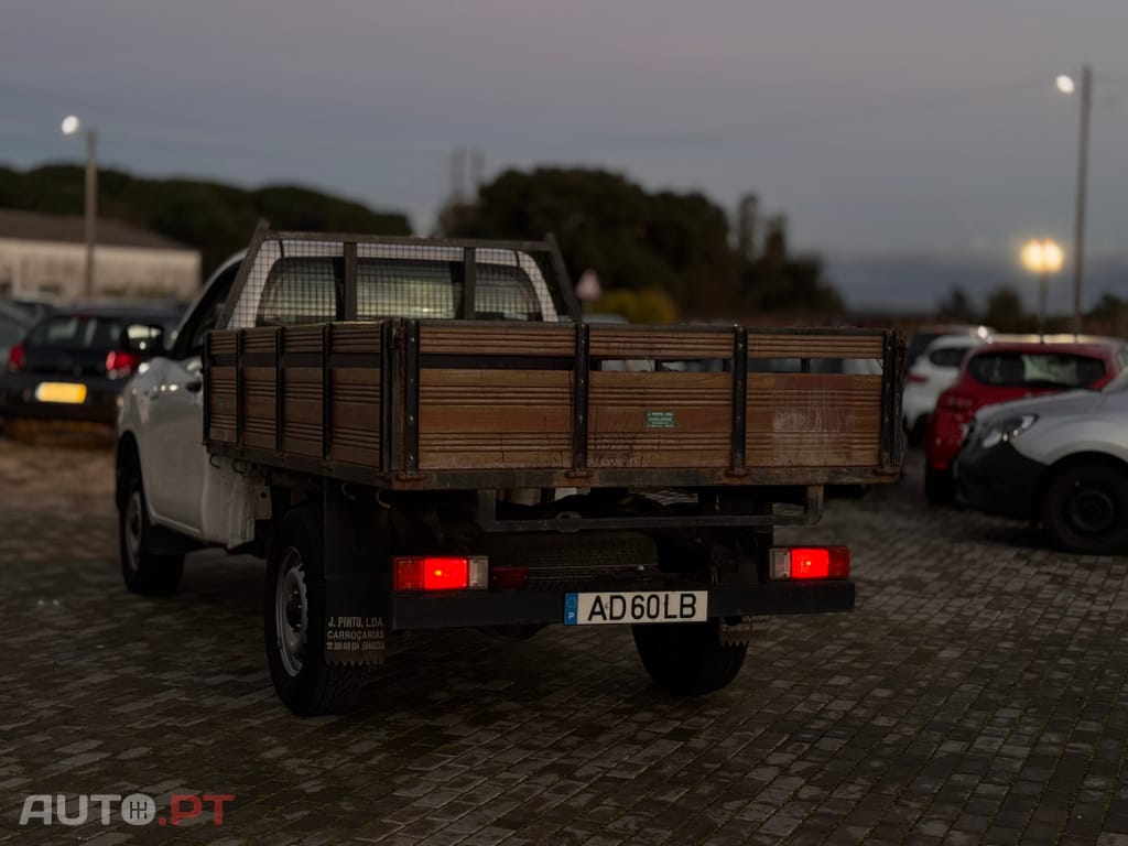 Toyota Hilux 2.4 D-4D 4WD CS CM