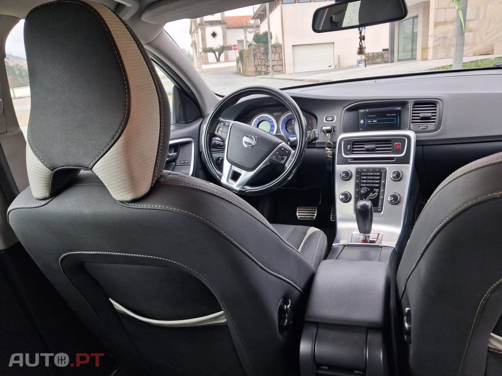 Volvo V60 R- design D3