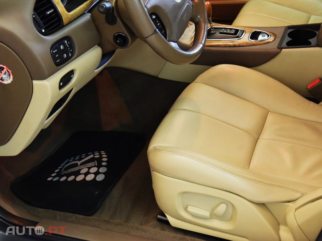 Jaguar S-Type 2.7 D V6 Executive Auto.