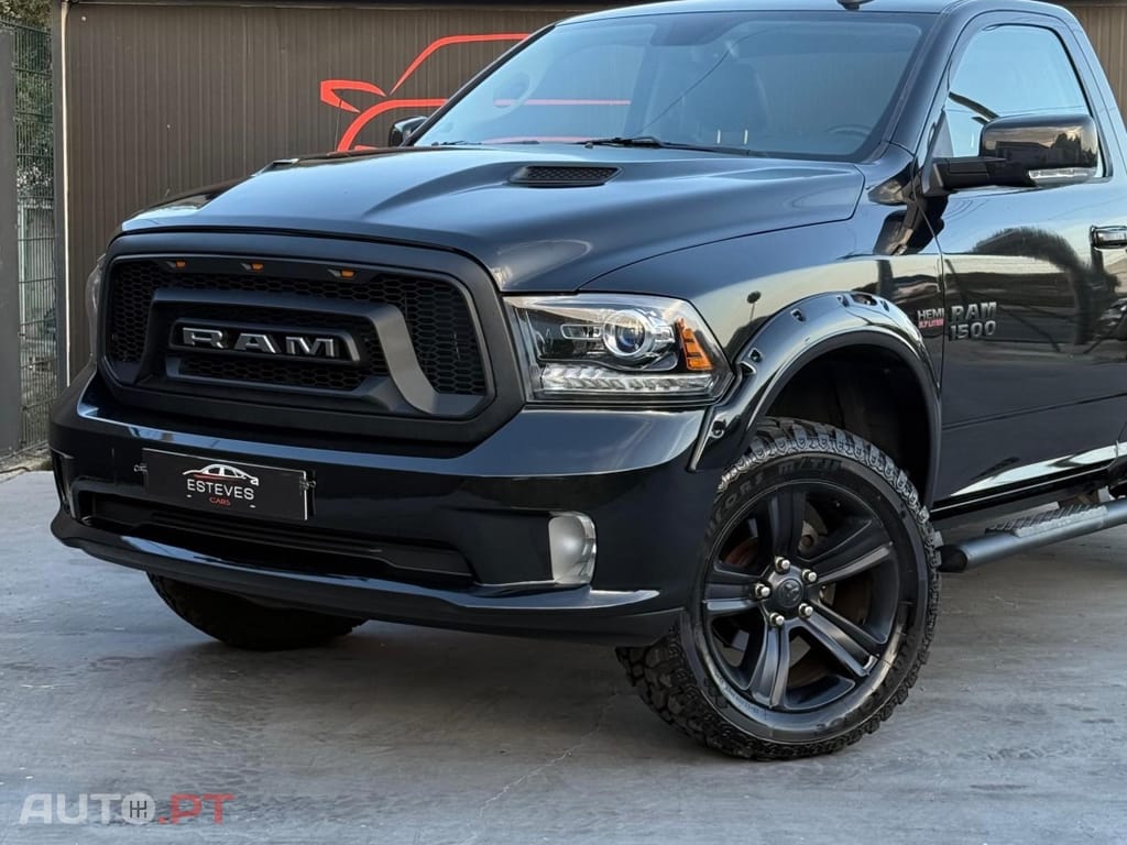 Dodge RAM 1500 5.7 V8