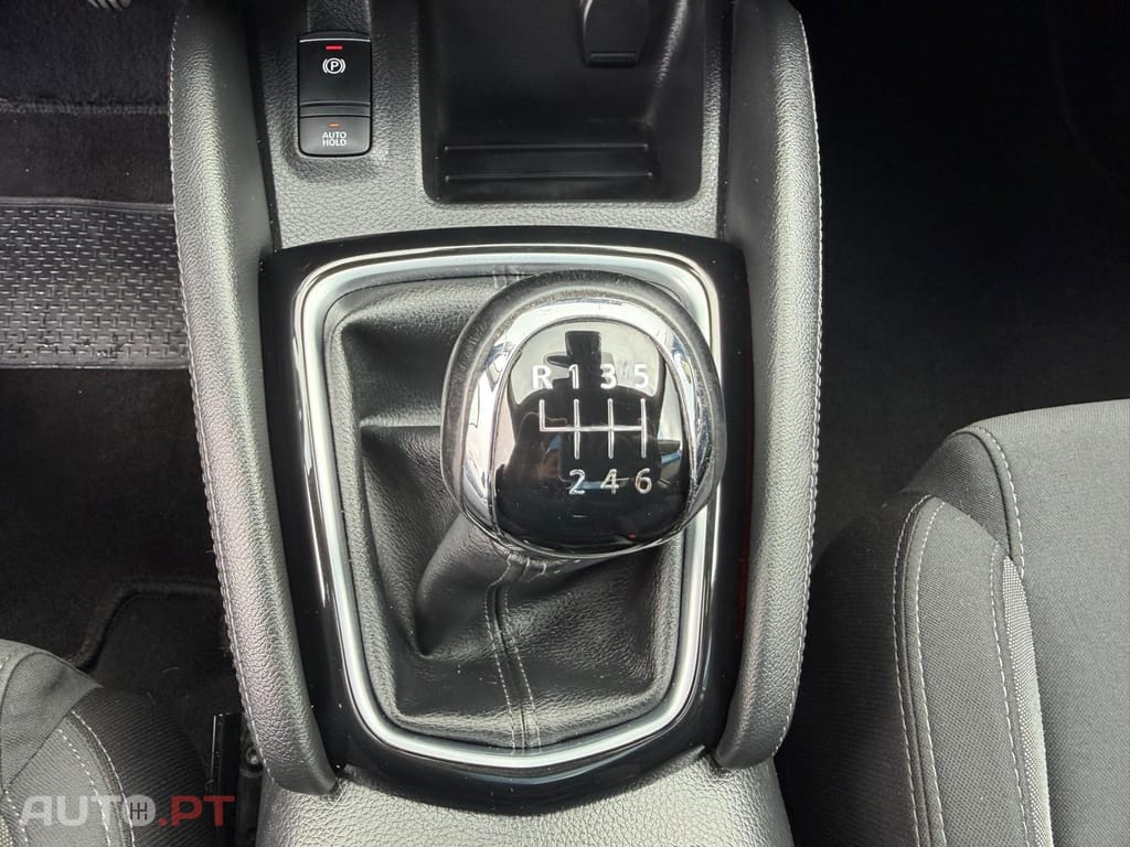 Nissan Qashqai 1.5 dCi N-Connecta J18+Led