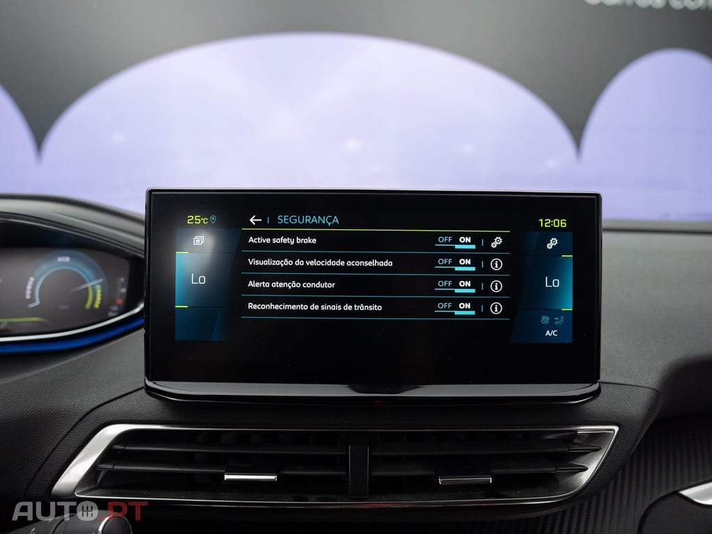 Peugeot 3008 1.6 Hybrid Allure e-EAT8
