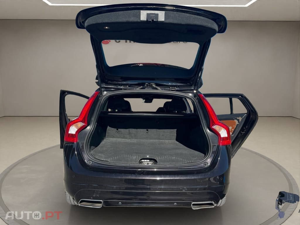 Volvo V60 D6 Twin Engine Geartronic RDesign