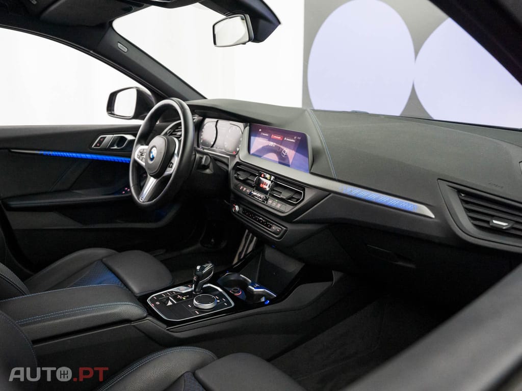 BMW 118 i Pack Desportivo M Auto