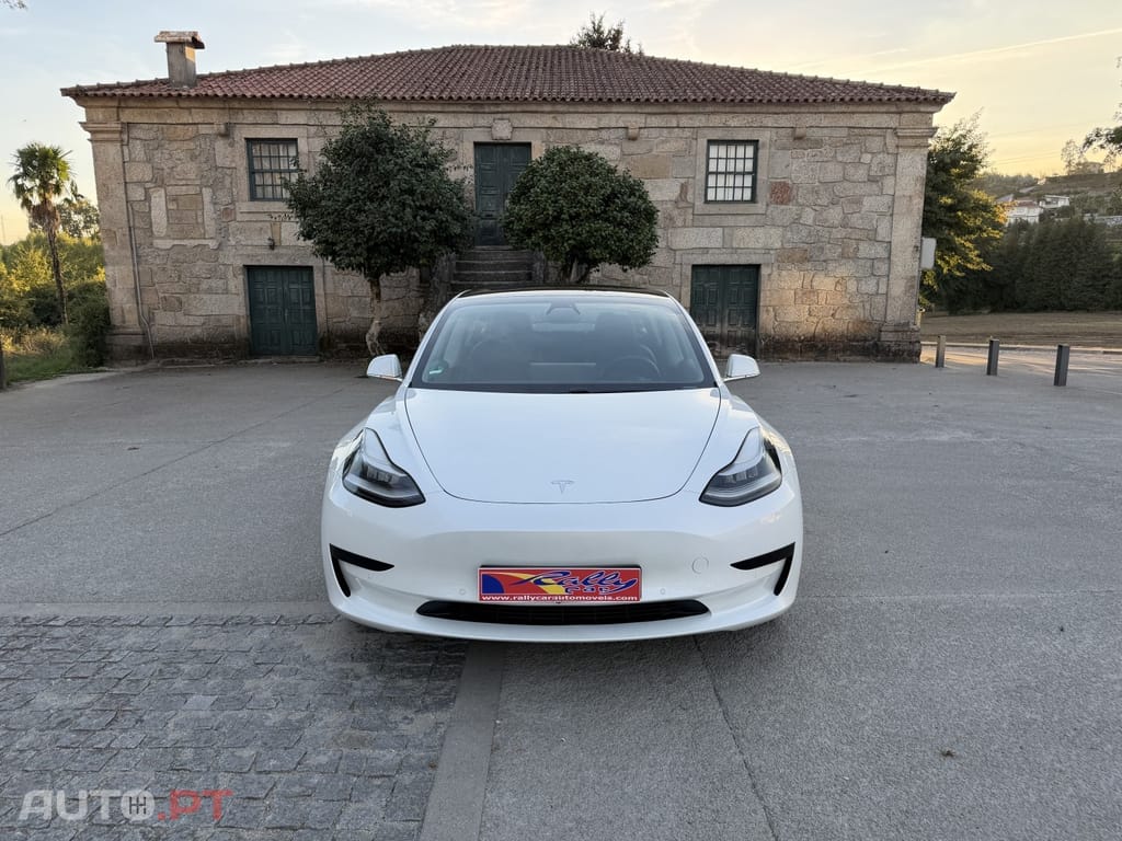 Tesla Model 3 Standard Range Plus RWD