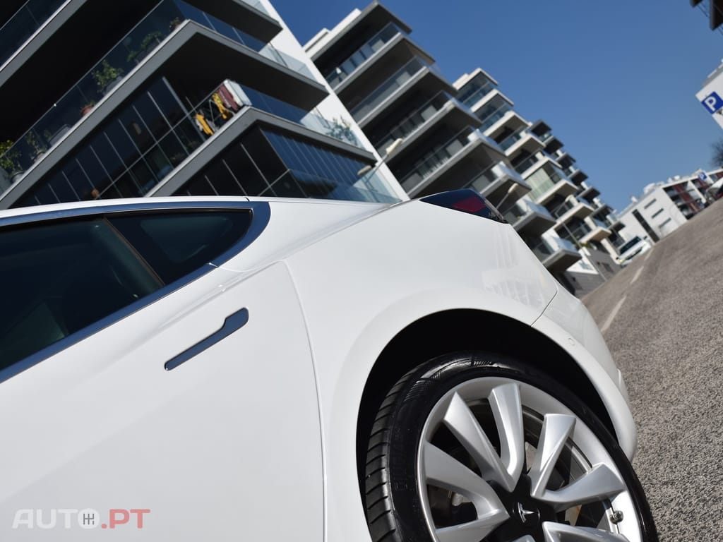 Tesla Model 3 Standard RWD Plus