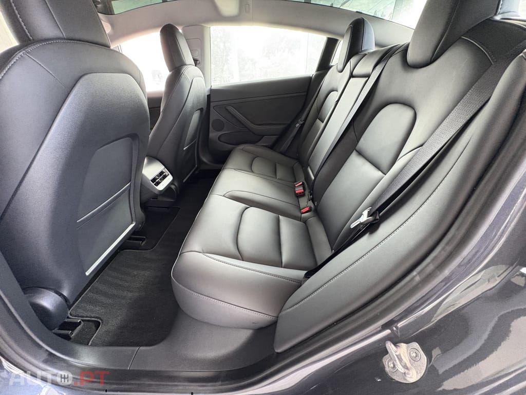 Tesla Model 3 Long-Range Dual Motor AWD