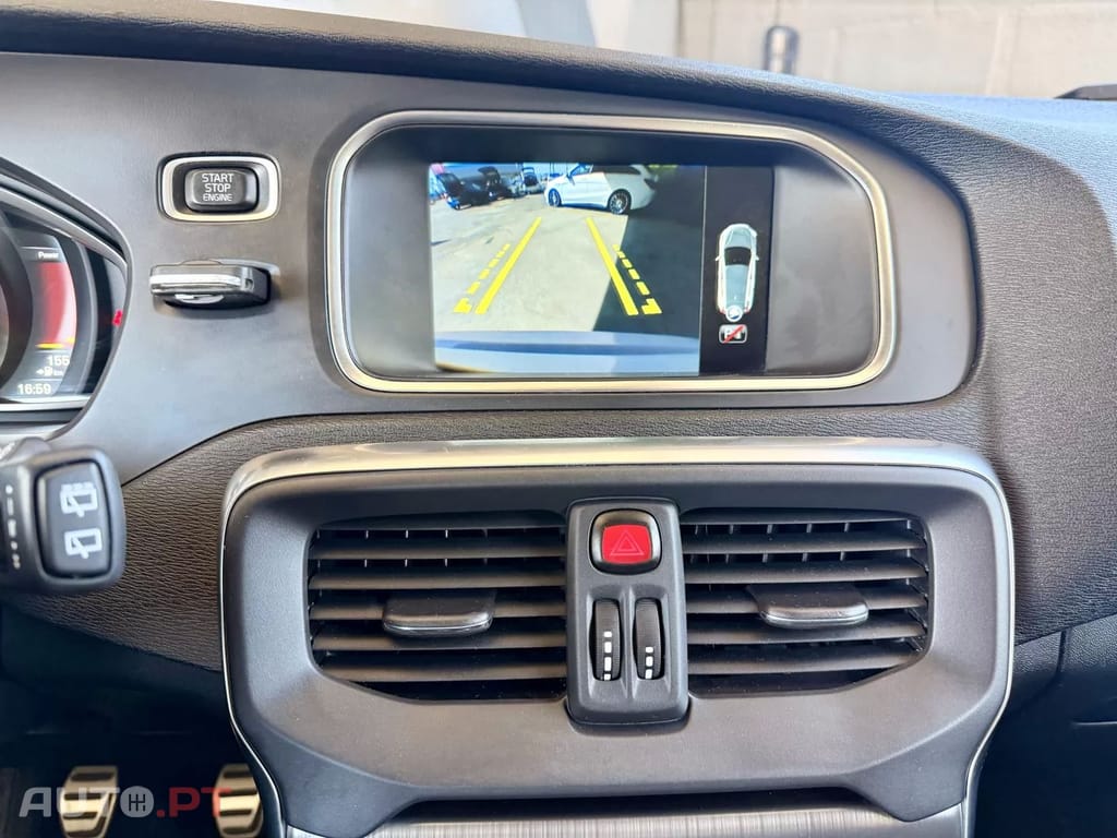 Volvo V40 2.0 D4 Momentum