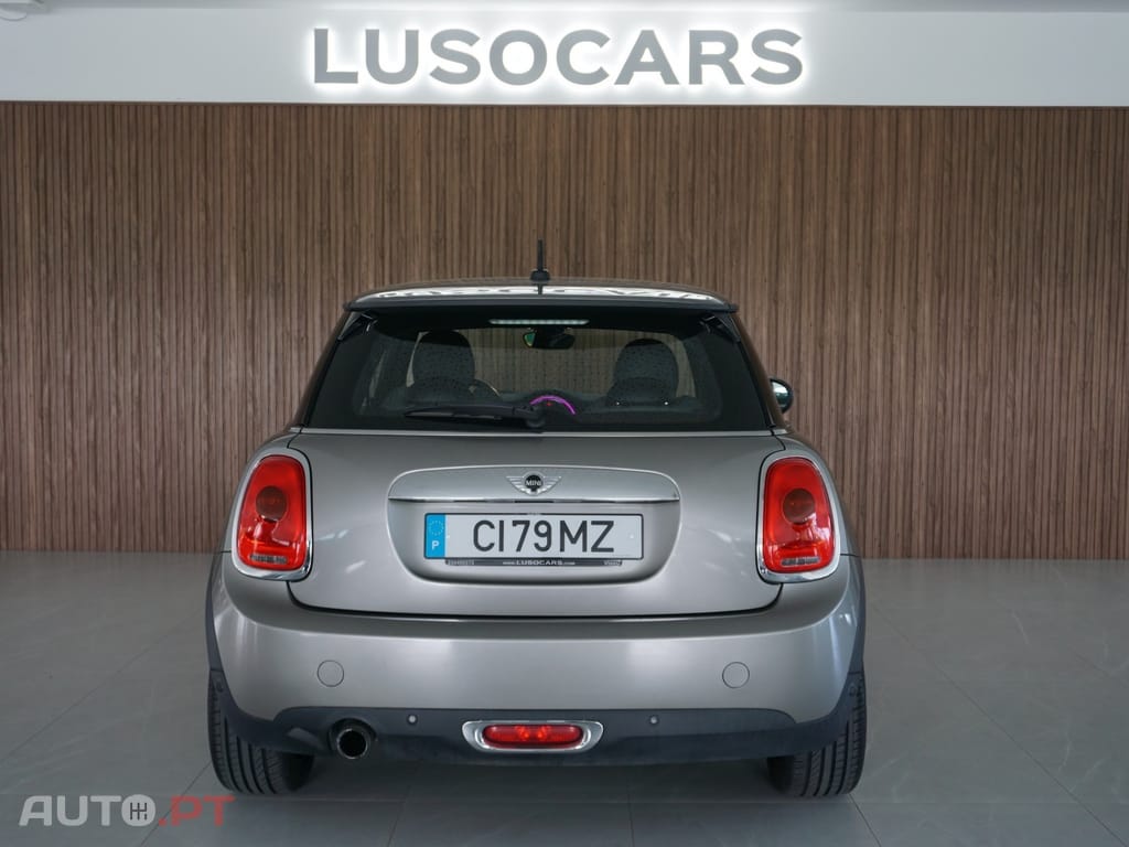 MINI Cooper One Blackyard