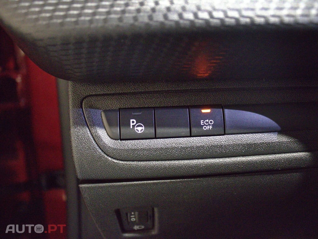 Peugeot 2008 1.2 PureTech Crossway EAT6