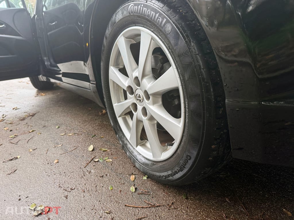 Toyota Avensis TOYOTA AVENSIS 2.0 D4D LUXURI+GPS+PELE+MULTIMÉDIA