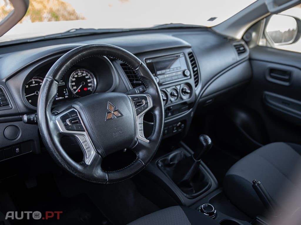 Mitsubishi L200 2.3 DI-D Space Cab Invite 4WD