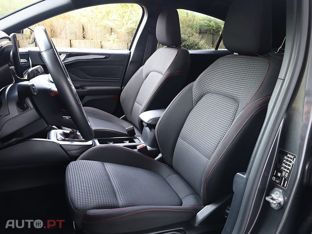 Ford Focus 1.0 EcoBoost MHEV ST-Line