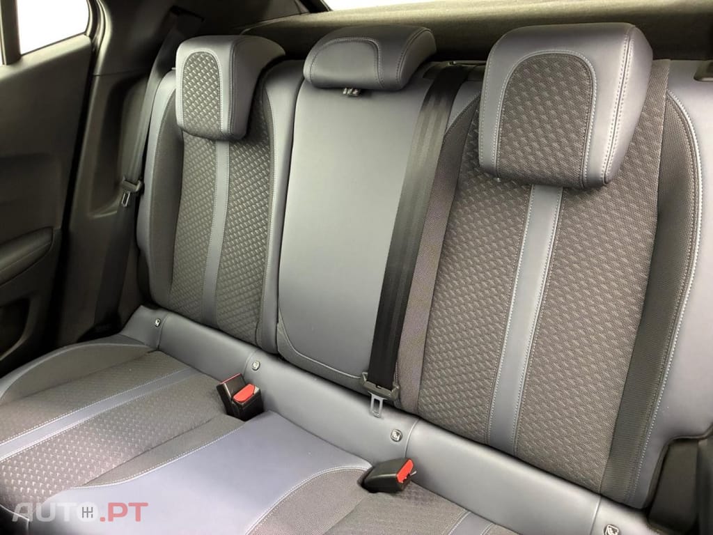 Peugeot 2008 1.2 PureTech Active