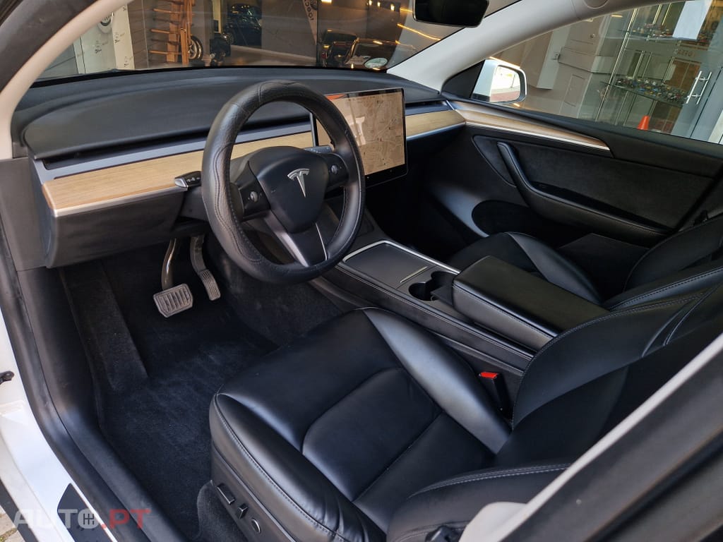 Tesla Model Y Long Range Tração Integral