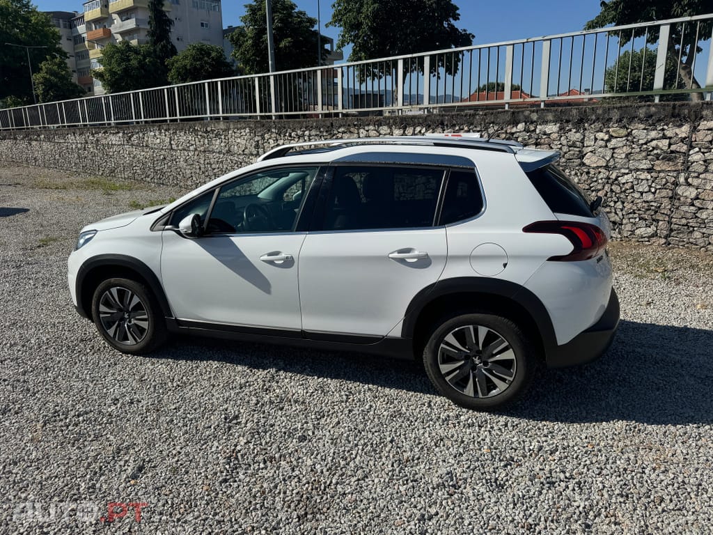 Peugeot 2008 1.2 PureTech Allure EAT6