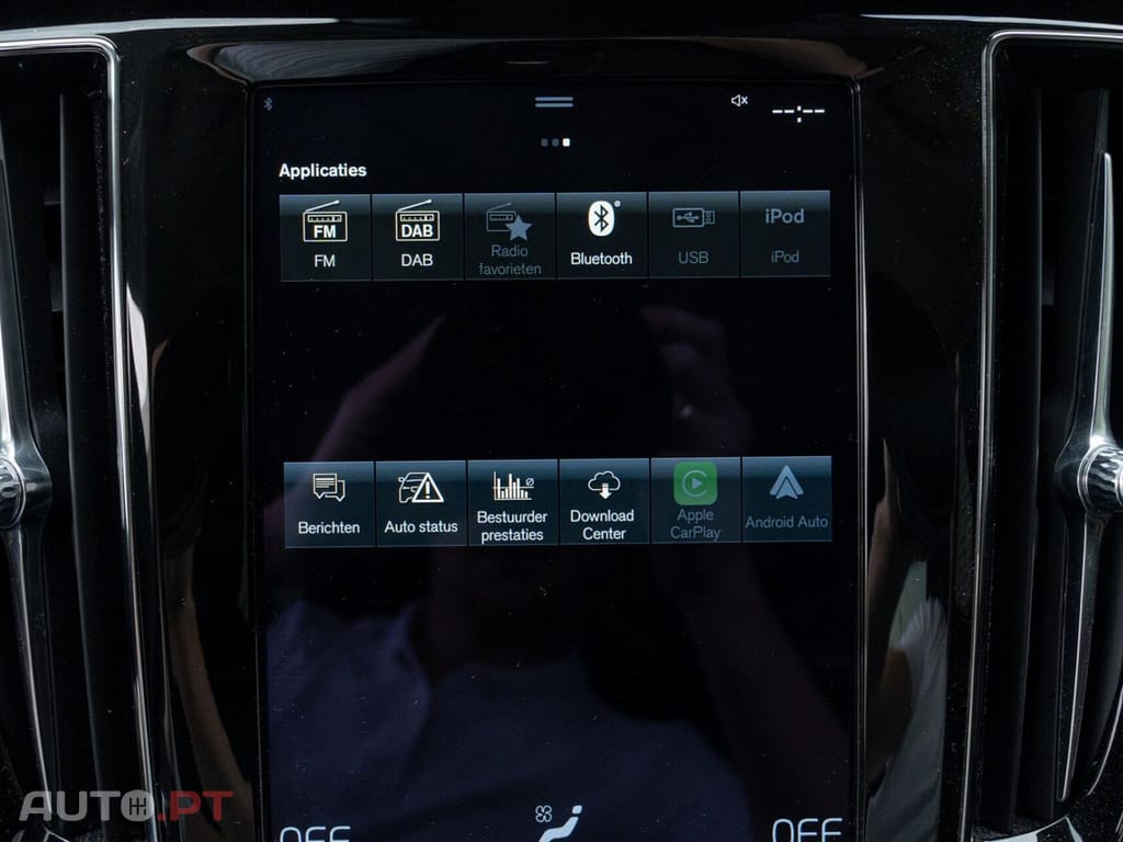 Volvo V60 2.0 B3 Momentum Advantage