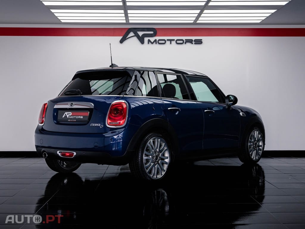 MINI Cooper Cooper D Auto