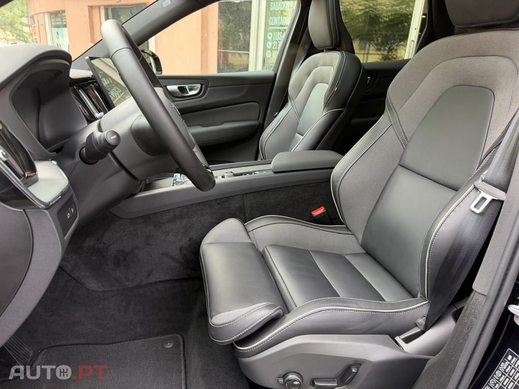 Volvo XC60 T6 AWD Recharge Plus Black Edition