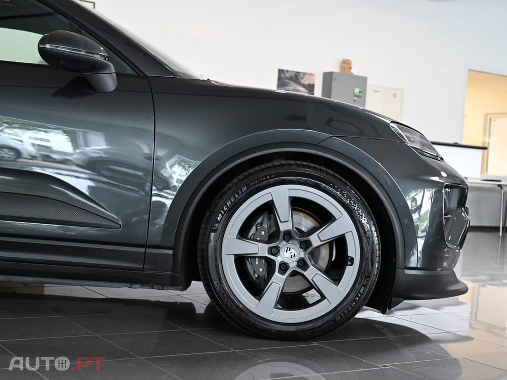 Porsche Macan 4