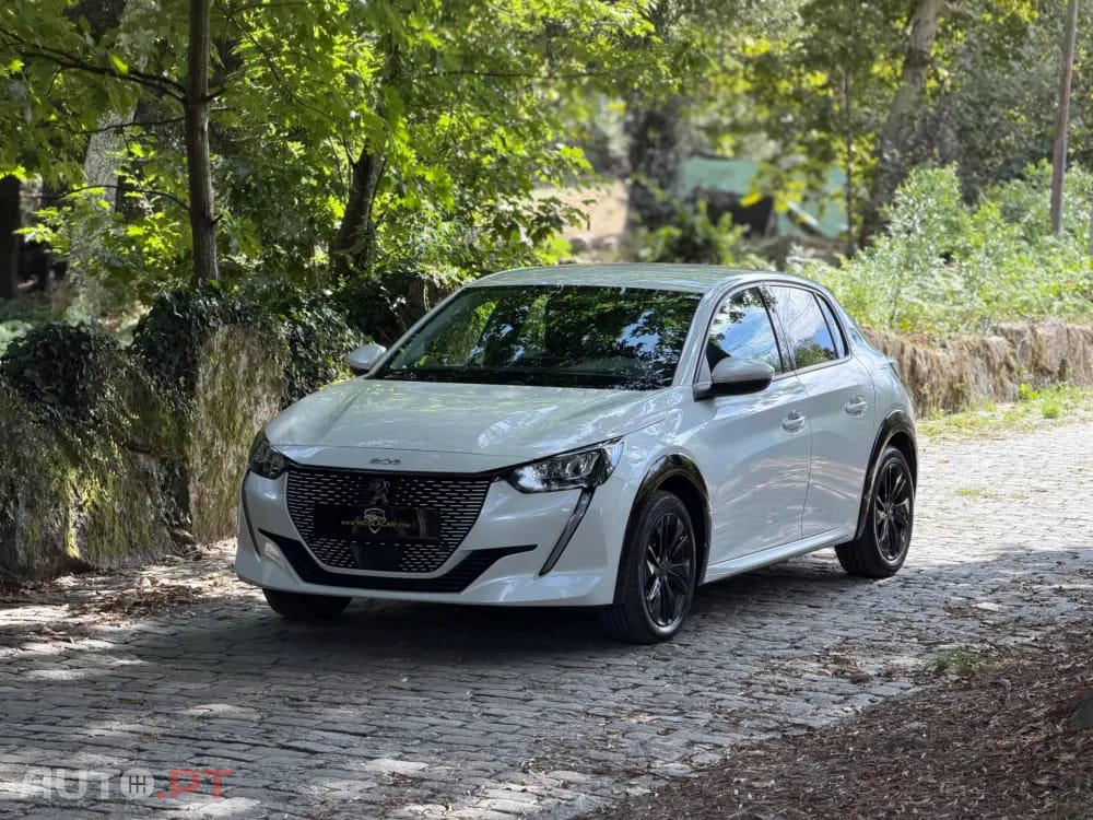 Peugeot E-208 50 kWh Allure Pack