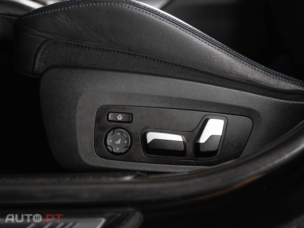 BMW 330 e Touring Pack M Auto