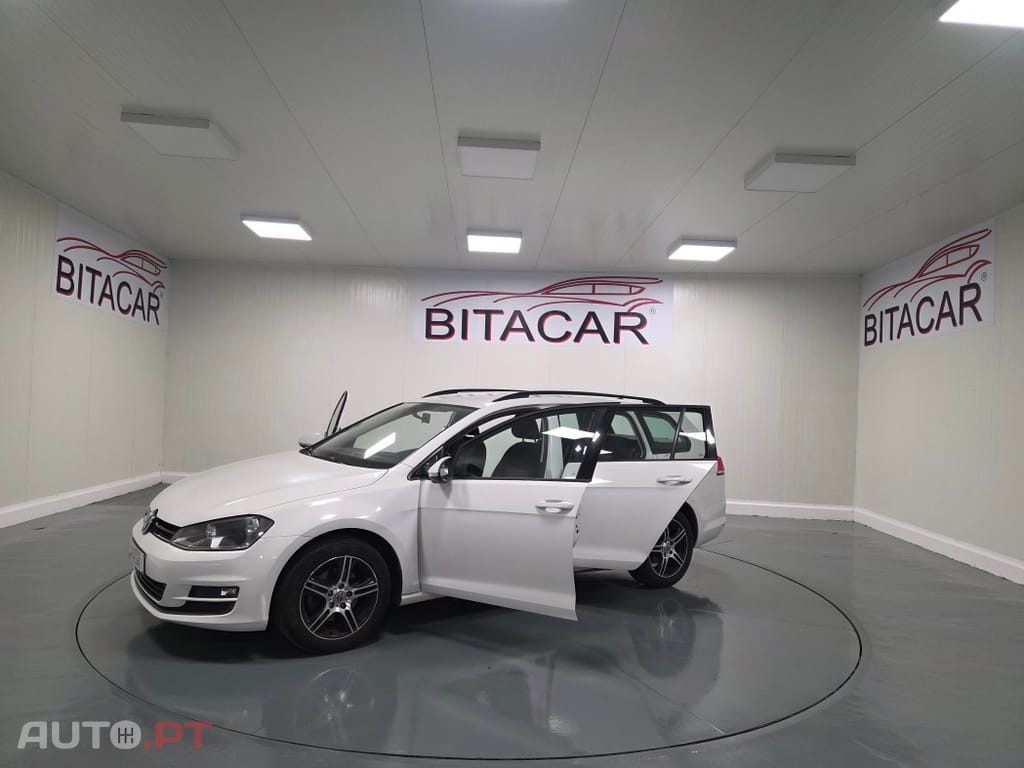 Volkswagen Golf 1.6 HDI CONFORTLINE