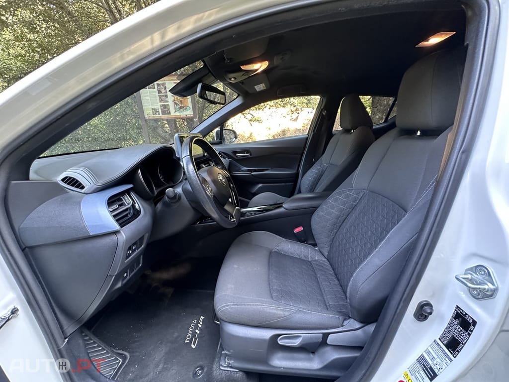 Toyota C-HR 1.8 Hybrid Exclusive