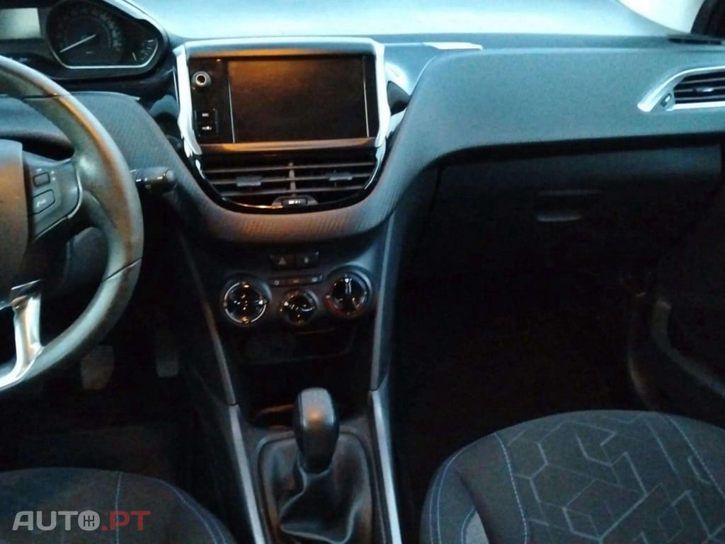 Peugeot 2008 1.2 PureTech Style