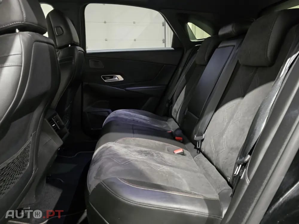 DS DS7 Crossback E-Tense Performance Line EAT8