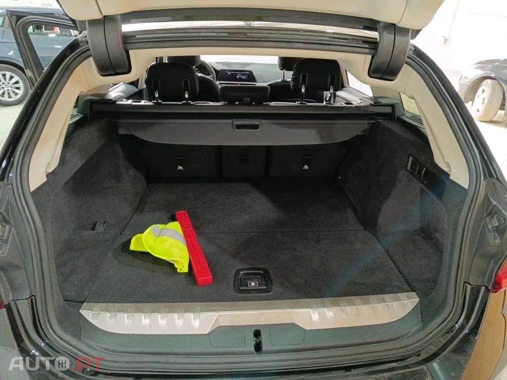 BMW 330 e Touring Auto