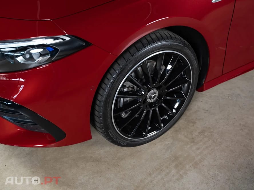 Mercedes-Benz A 250 e AMG Line