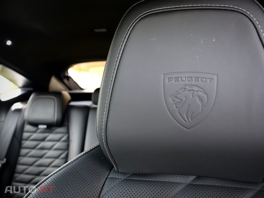 Peugeot E-3008 73 kWh GT