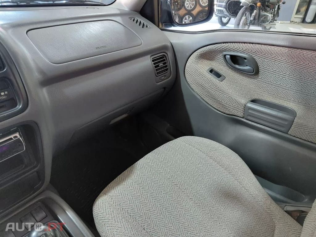 Suzuki Grand Vitara Metal Top 2.0 TDi