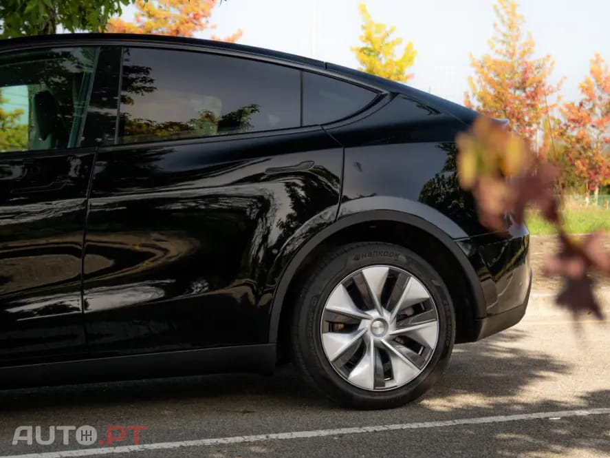 Tesla Model Y RWD — fotografia 55